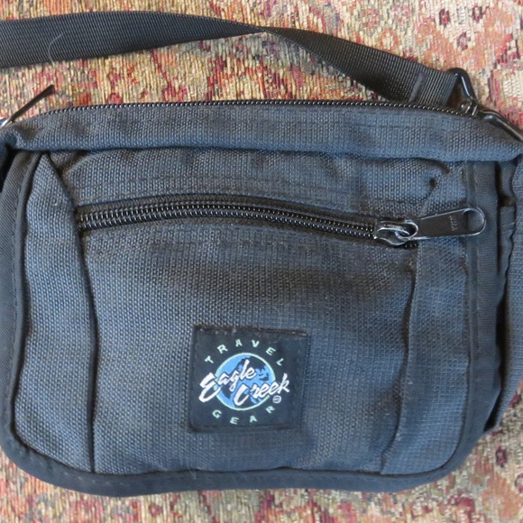 Eagle Creek Handbags - Eagle Creek small gray crossbody travel bag, euc Eagle Creek Handbags - Eagle Creek small gray crossbody travel bag, euc